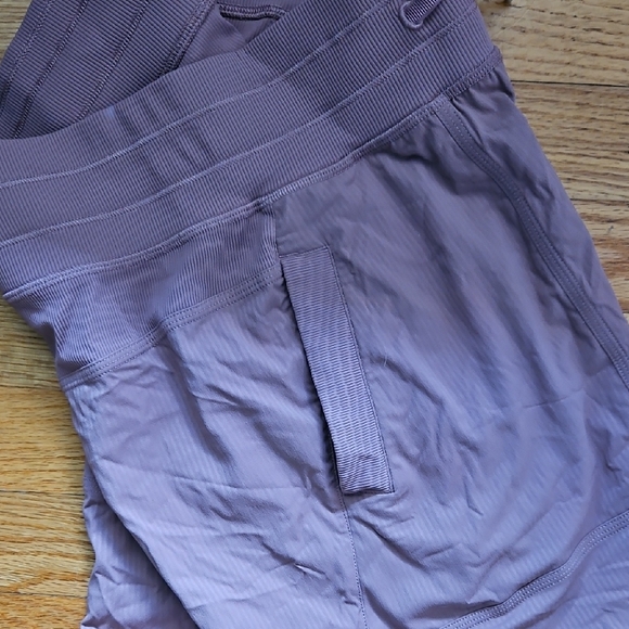 lululemon athletica Dance Studio Pants - Size 4 - Picture 10 of 12